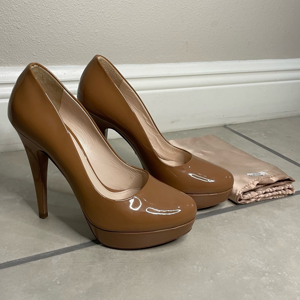 Prada Patent Leather Camel Beige Platform Almond Toe Pump size 37 - Picture 2 of 13